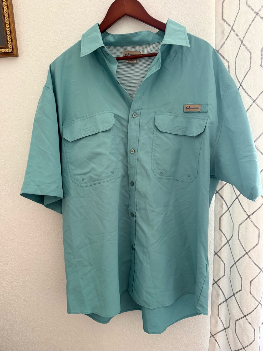 Realtree Men’s Short-Sleeve Button Down Shirt in Teal